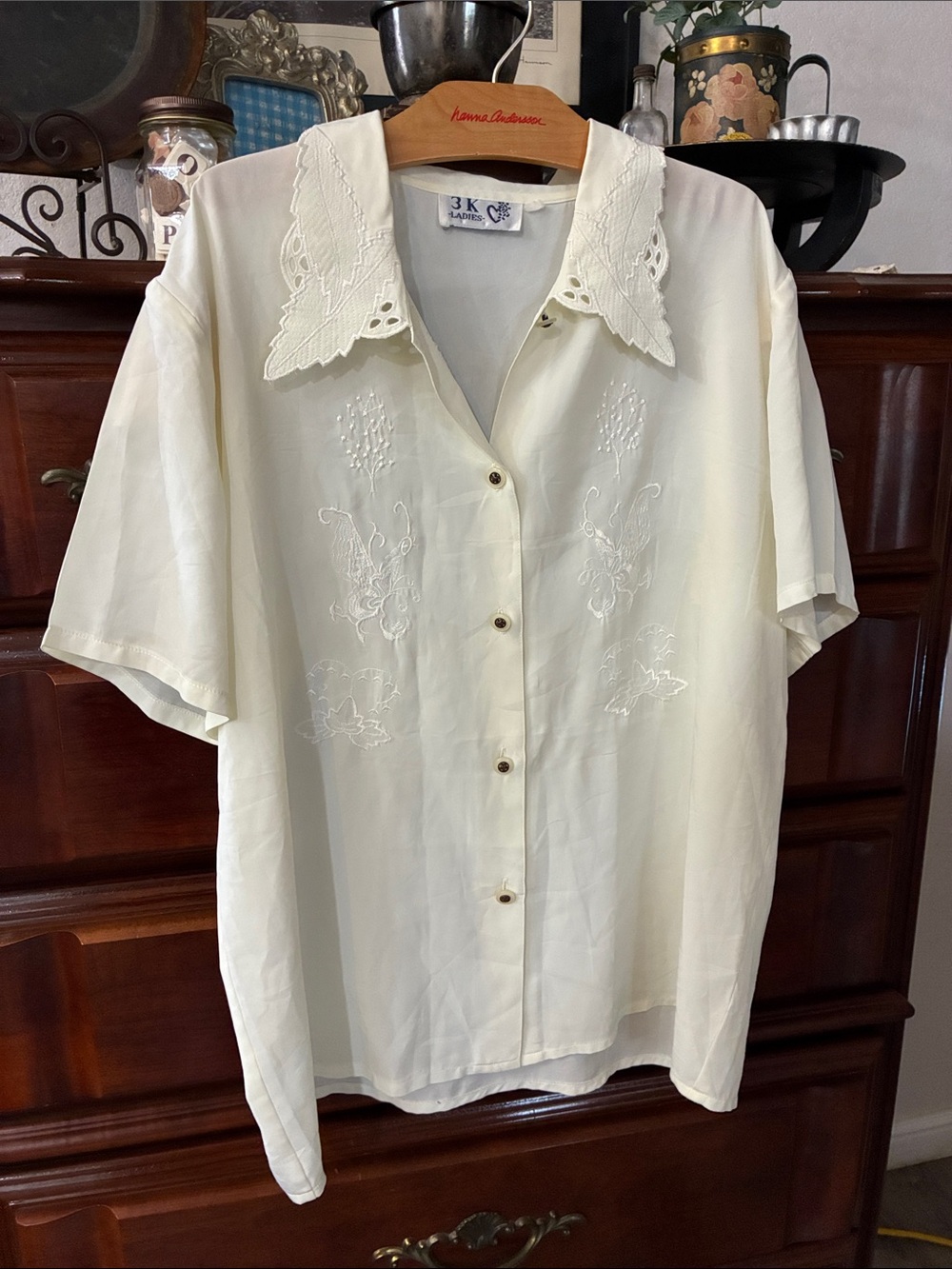Vintage Cream Embroidered Button-Up Blouse with Lace Collar